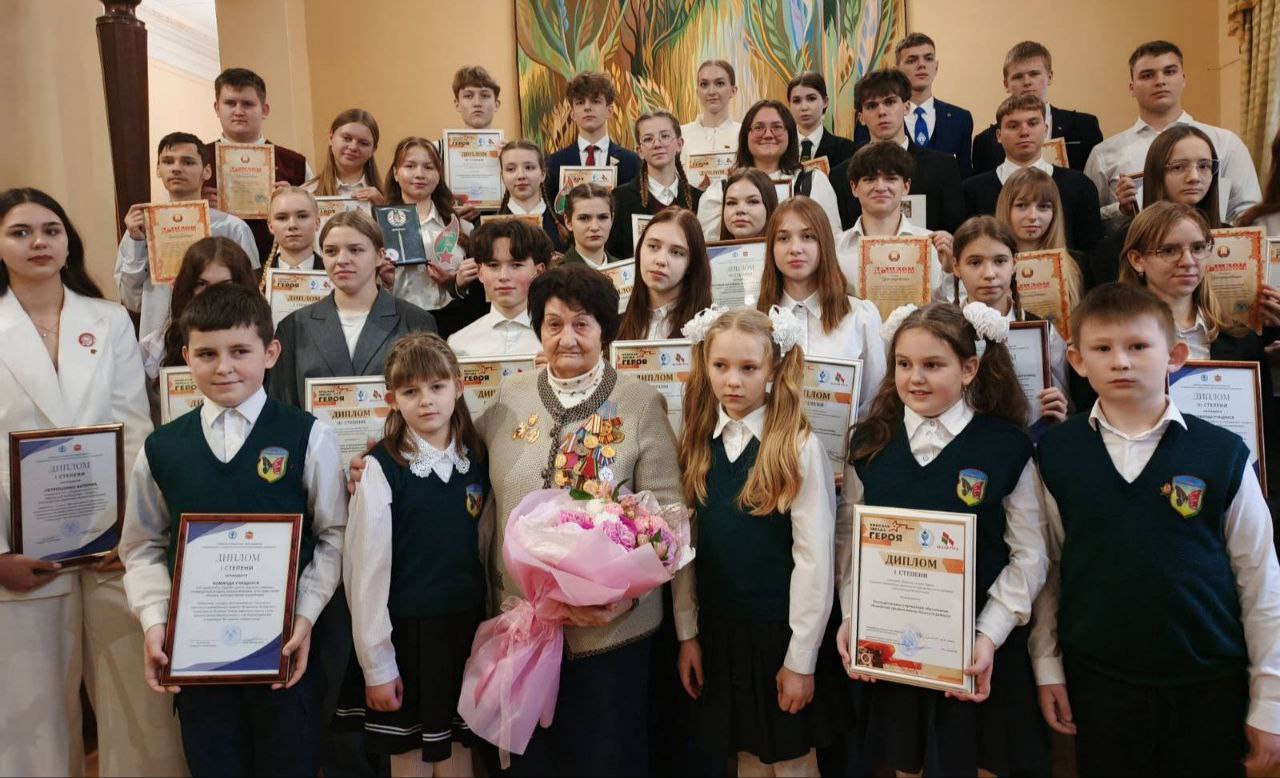 красная звезда Героя